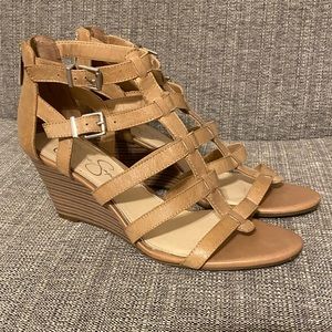 Jessica Simpson Strappy 2in. wedge heels! Size 7.5